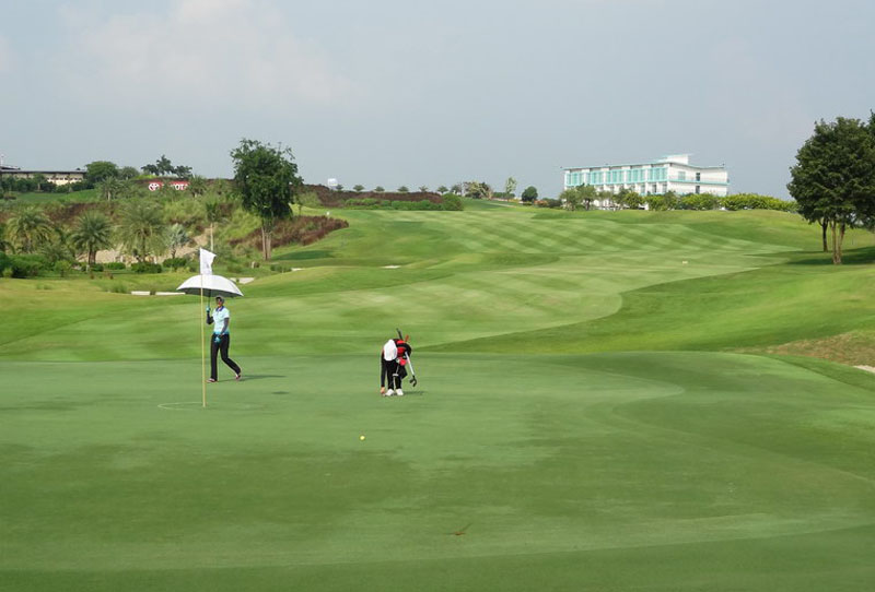 Srinakarin Dam Golf Course